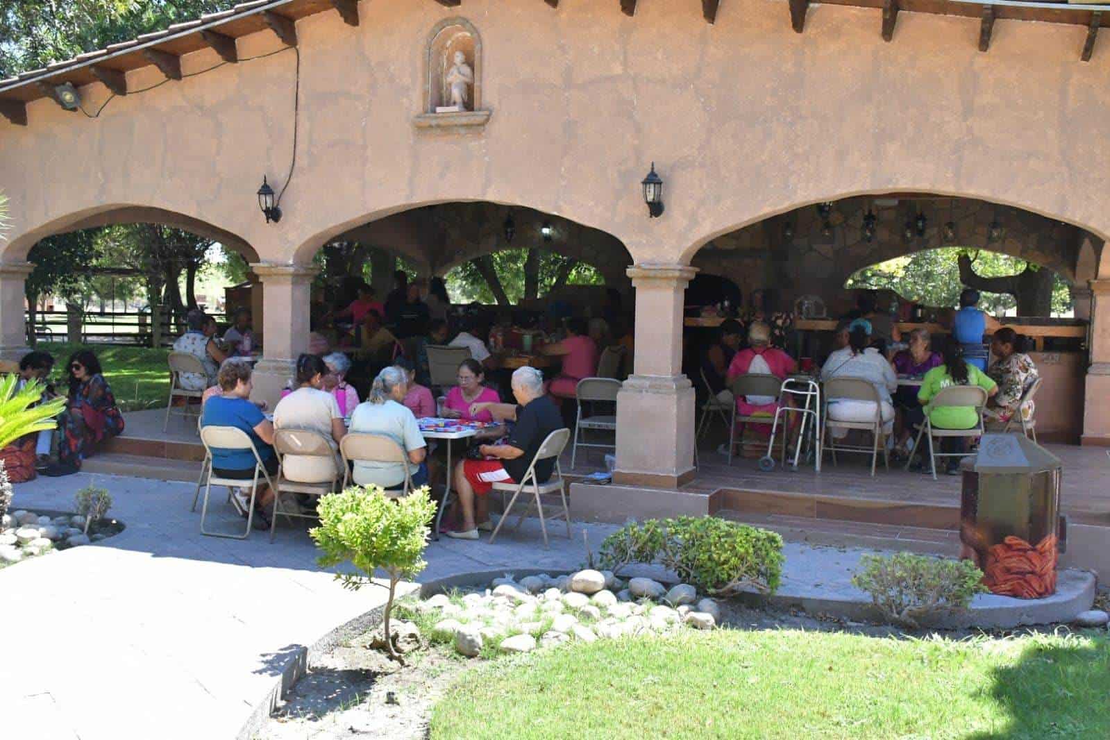 Continúan los Festejos en Honor a los Adultos Mayores en Nava