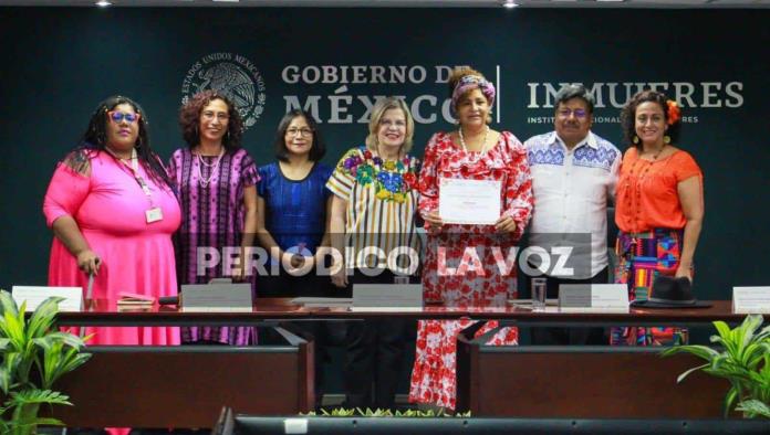 Reconocen y premian a través del INPI a Laura Herrera