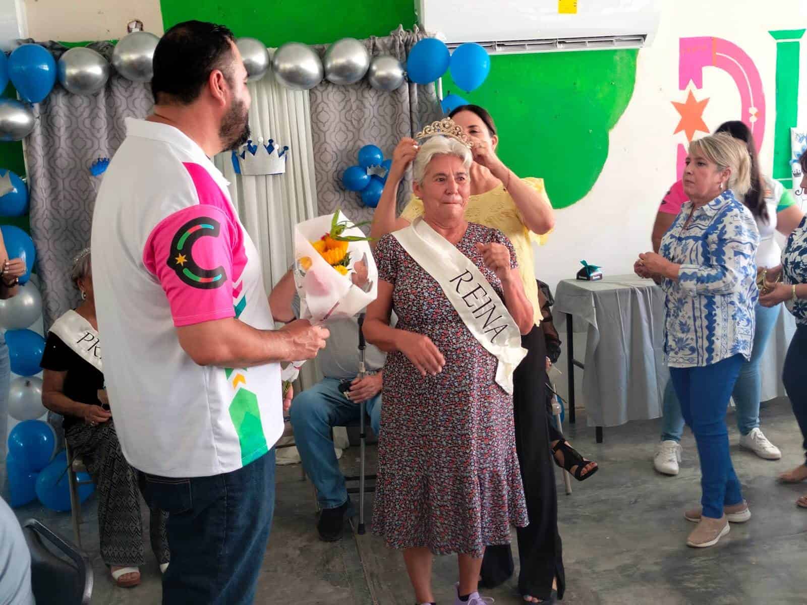 DIF Coahuila corona al Rey y la Reina del Adulto Mayor