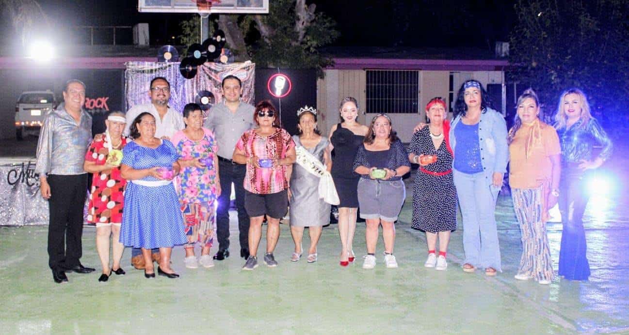 Celebración Retro para los Adultos Mayores en Allende: Lunada Especial