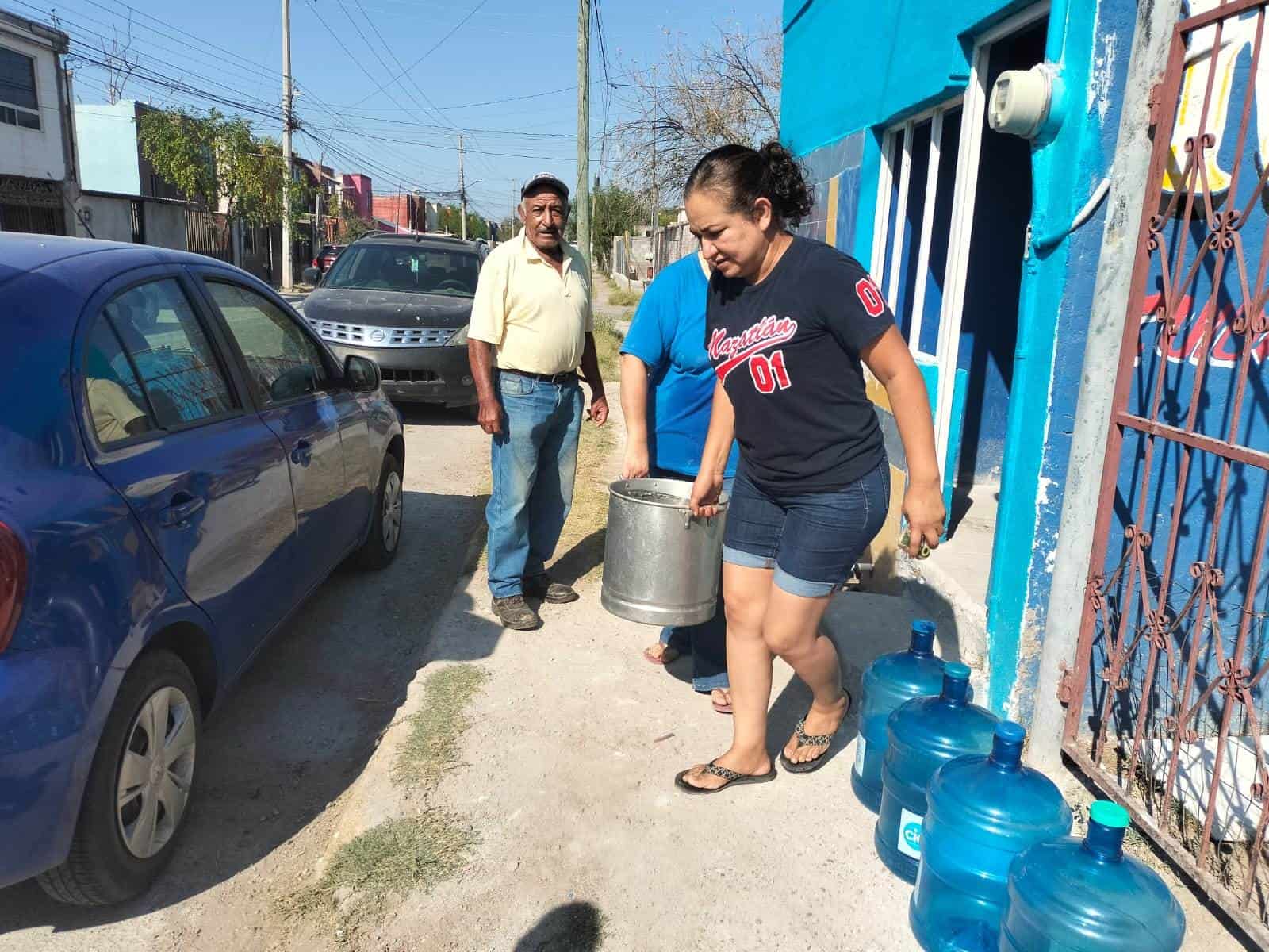 Expendedoras de Agua Purificada Están SATURADAS Ante Suspensión de Servicio Potable