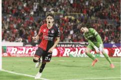 Atlas vence a Pumas con Chino Huerta como gran villano