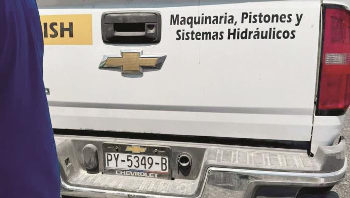 Choca de frente contra un tráiler