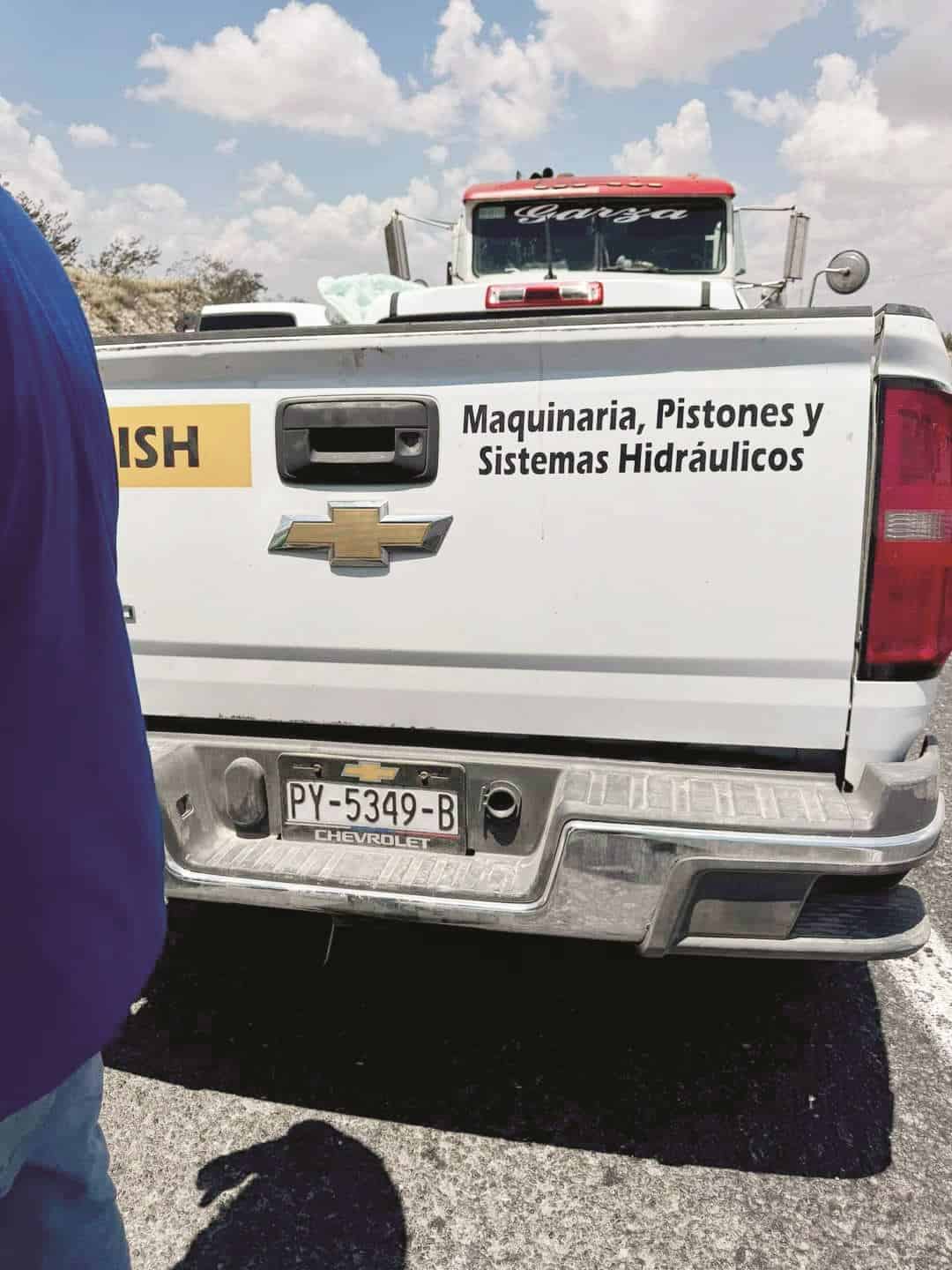 Choca de frente contra un tráiler