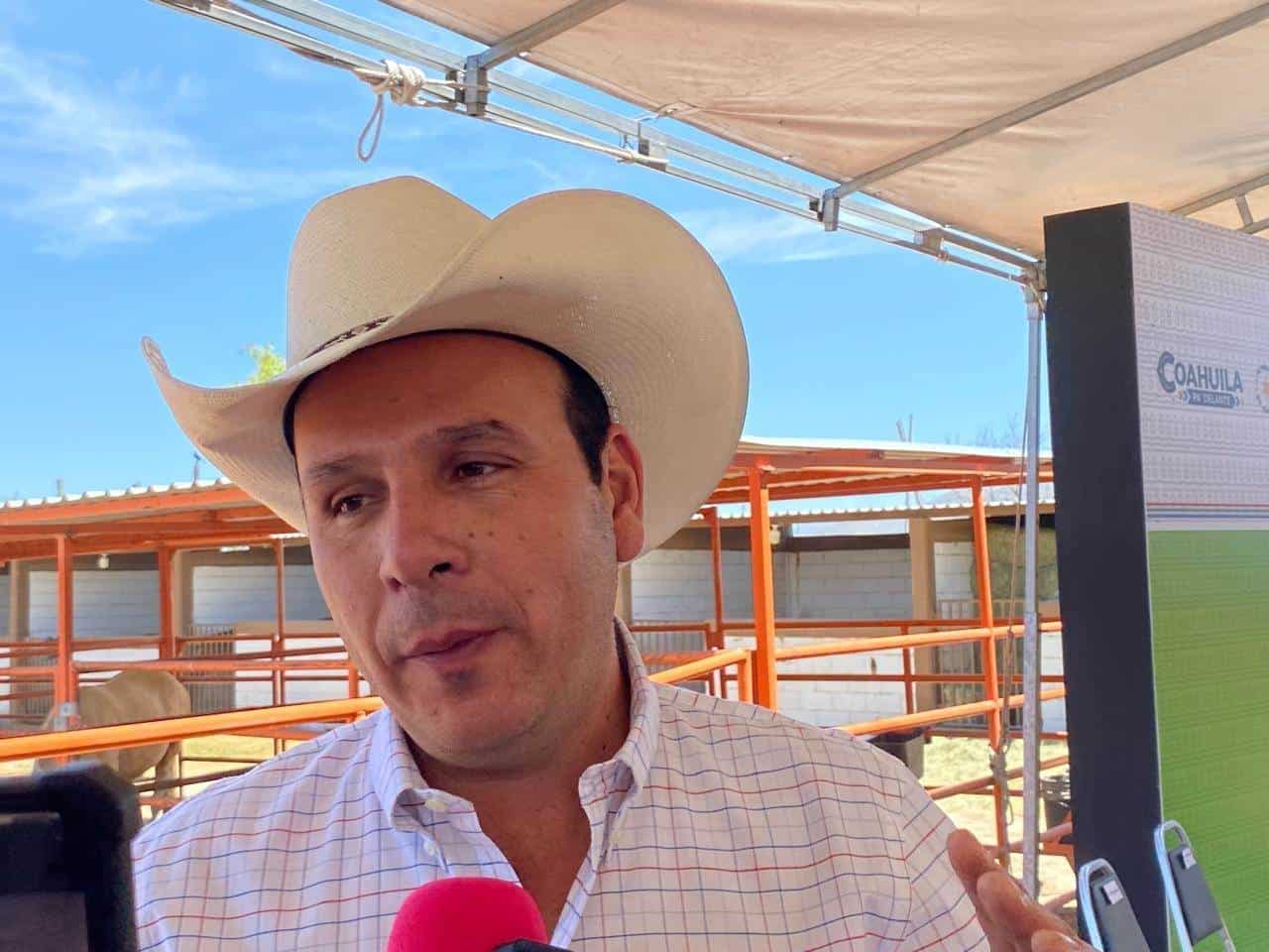 El Alcalde de Parras de la Fuente, Fernando Orozco.