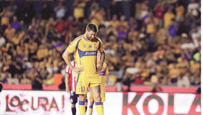 Gignac rescata empate contra Chivas luego de fallar penal