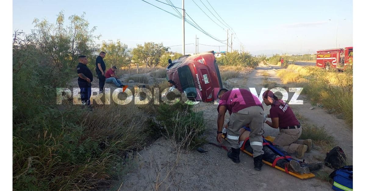 Embiste a baterista de Monclova Show al volcar en el Salinas 