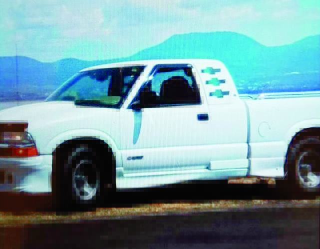 Familiares publican  en redes sociales localizar al pintor y la camioneta robada