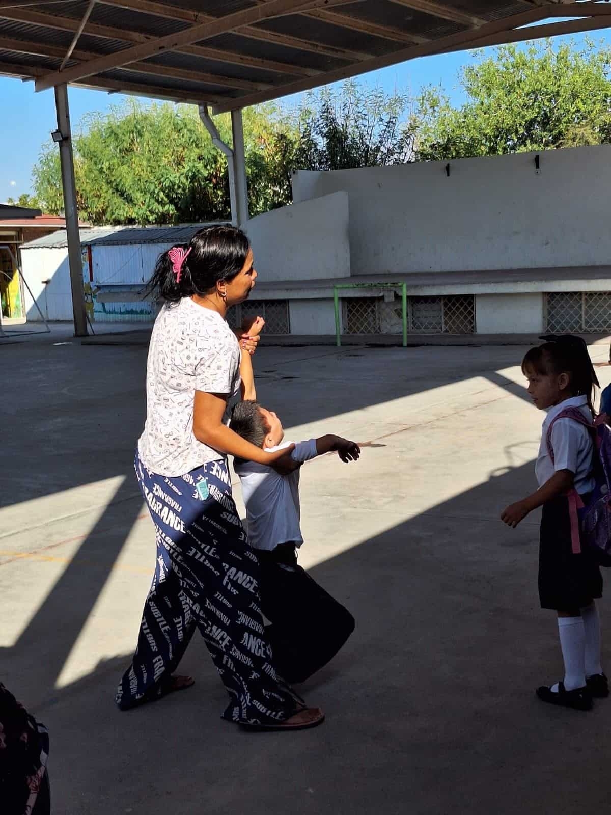 Se niega Said a entrar a clases.