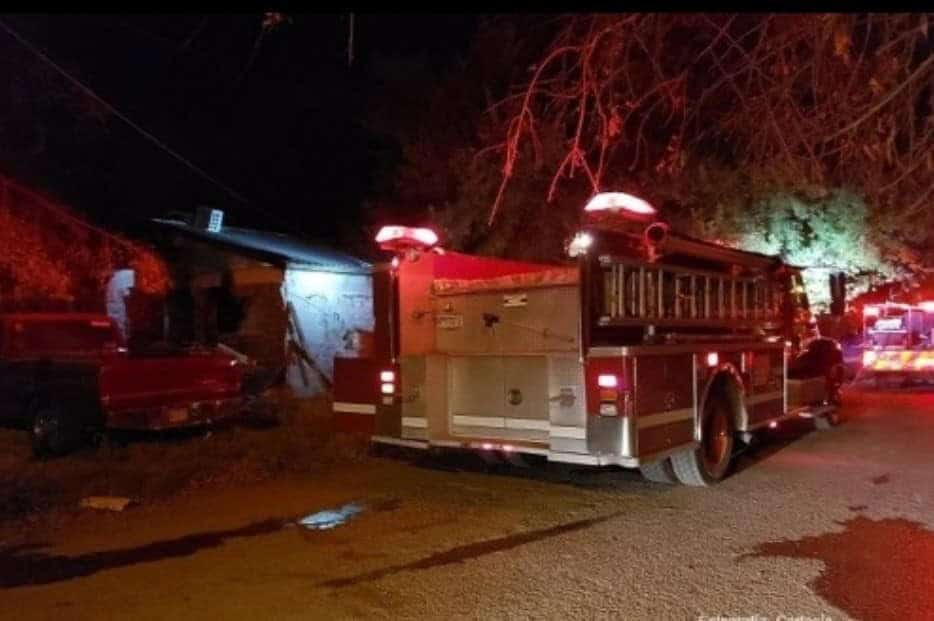 Voraz incendio arrasa con tres viviendas en la colonia El Cenizo de Piedras Negras