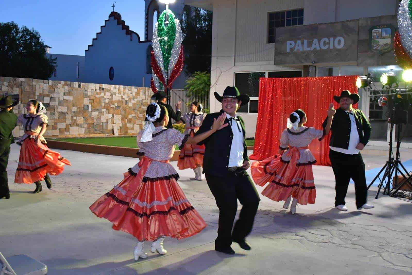 Éxito del "Domingo Cultural" en Nava: Tradición y Alegría en el Centro Histórico