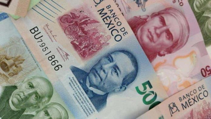 Cae el peso ante el dólar; AMLO niega que sea por la reforma judicial