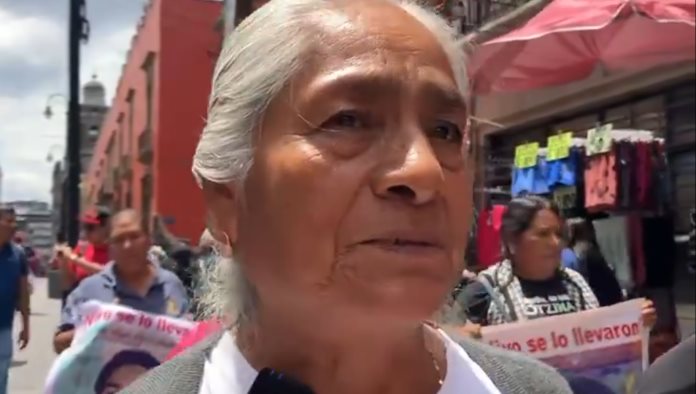 Padres de los 43 de Ayotzinapa descartan nuevas reuniones con AMLO