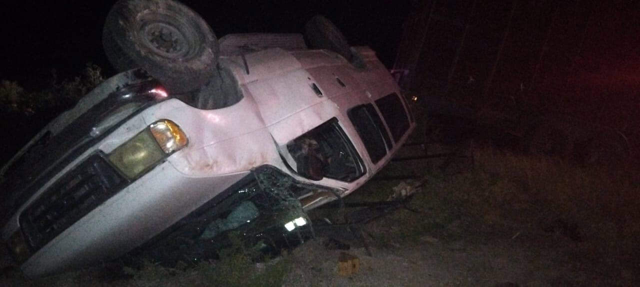 Volcadura en Carretera 57 Deja Tres Lesionados