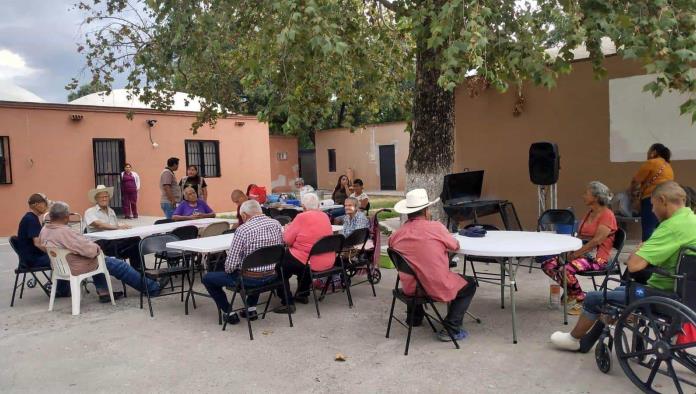 Celebran Día de los Abuelos en asilo San Judas Tadeo