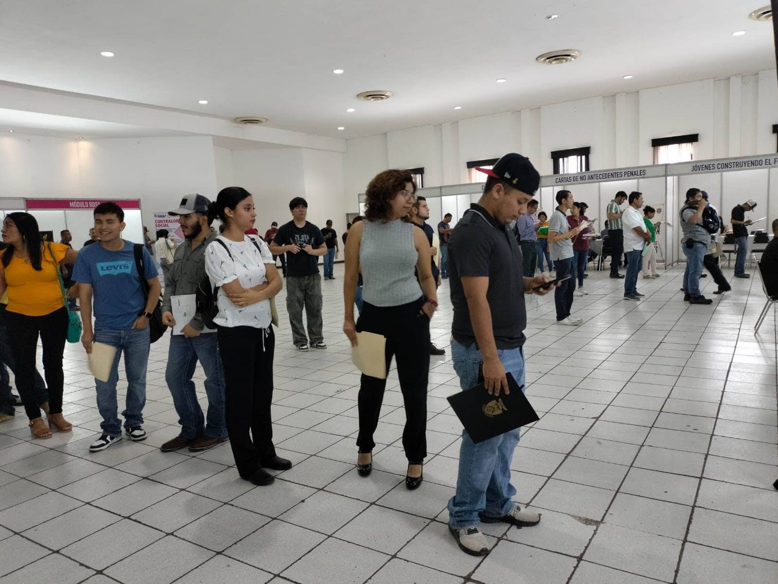 Se Lleva A Cabo Exitosa Feria de Empleo con Más de 600 Vacantes Ofrecidas