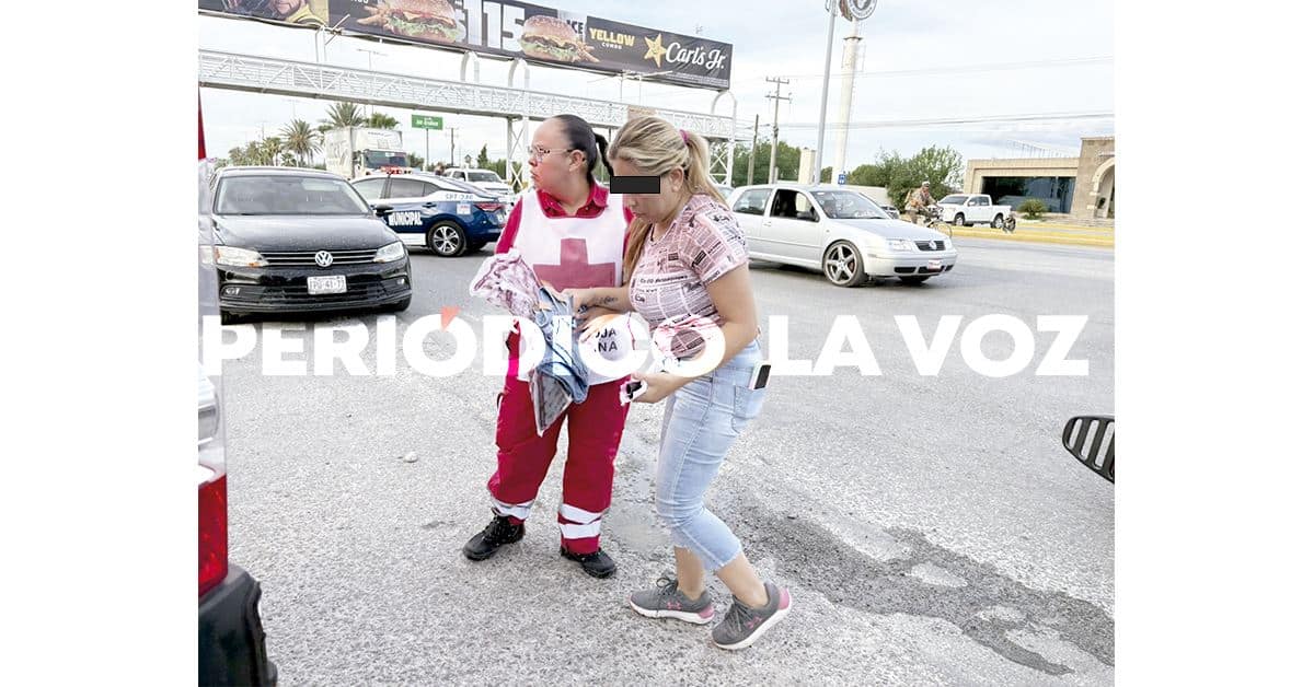 Manda a volar a mujer y niña