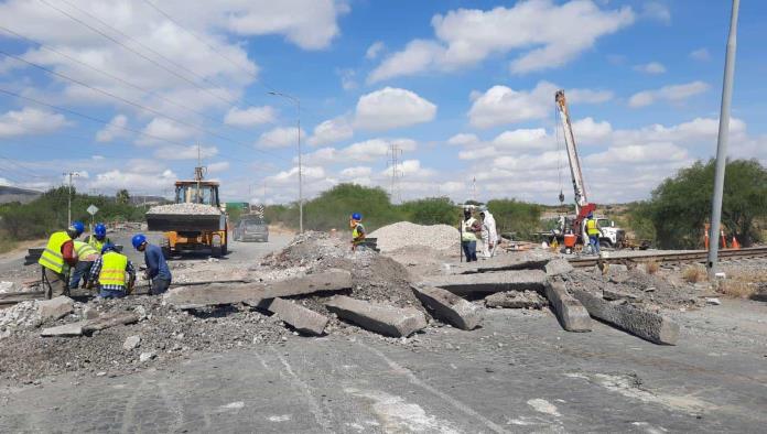 Reparan vías del tren en Colinas de Santiago