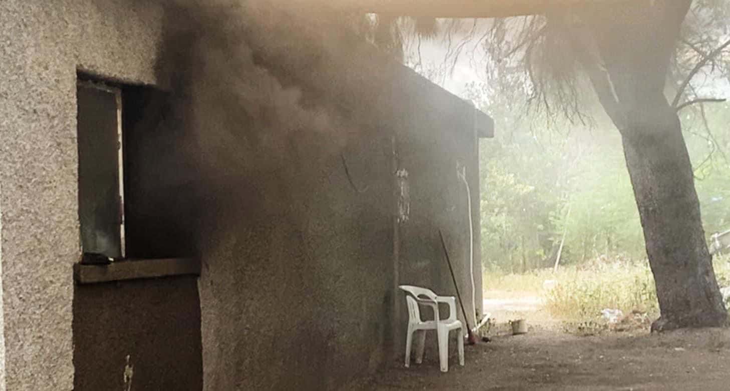 Voraz incendio consume vivienda de una abuelita