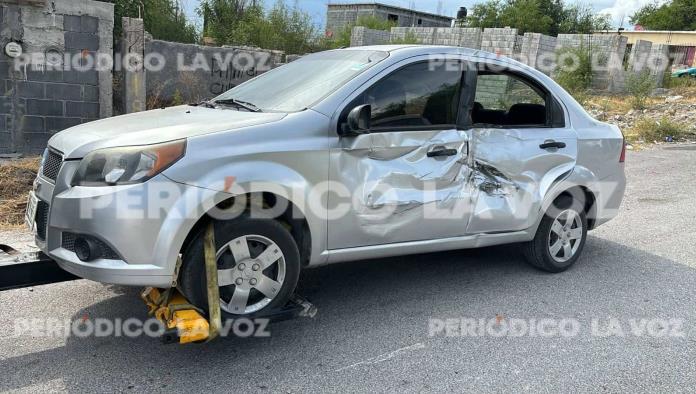 Le choca auto a primo al quedarse sin frenos