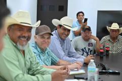 Agricultores y Ganaderos Buscan Apoyo para Mejoramiento Genético ante Crisis de Sequía