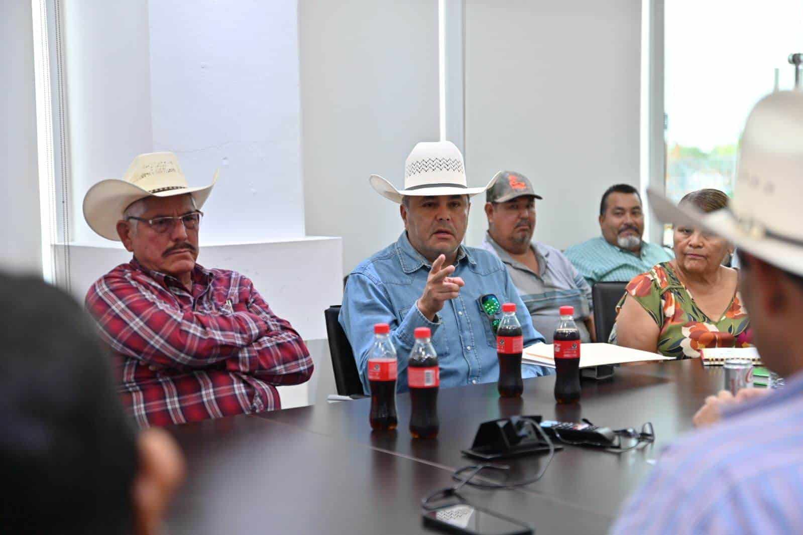 Agricultores y Ganaderos Buscan Apoyo para Mejoramiento Genético ante Crisis de Sequía