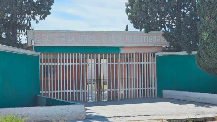 Falla energía en escuela de Castaños