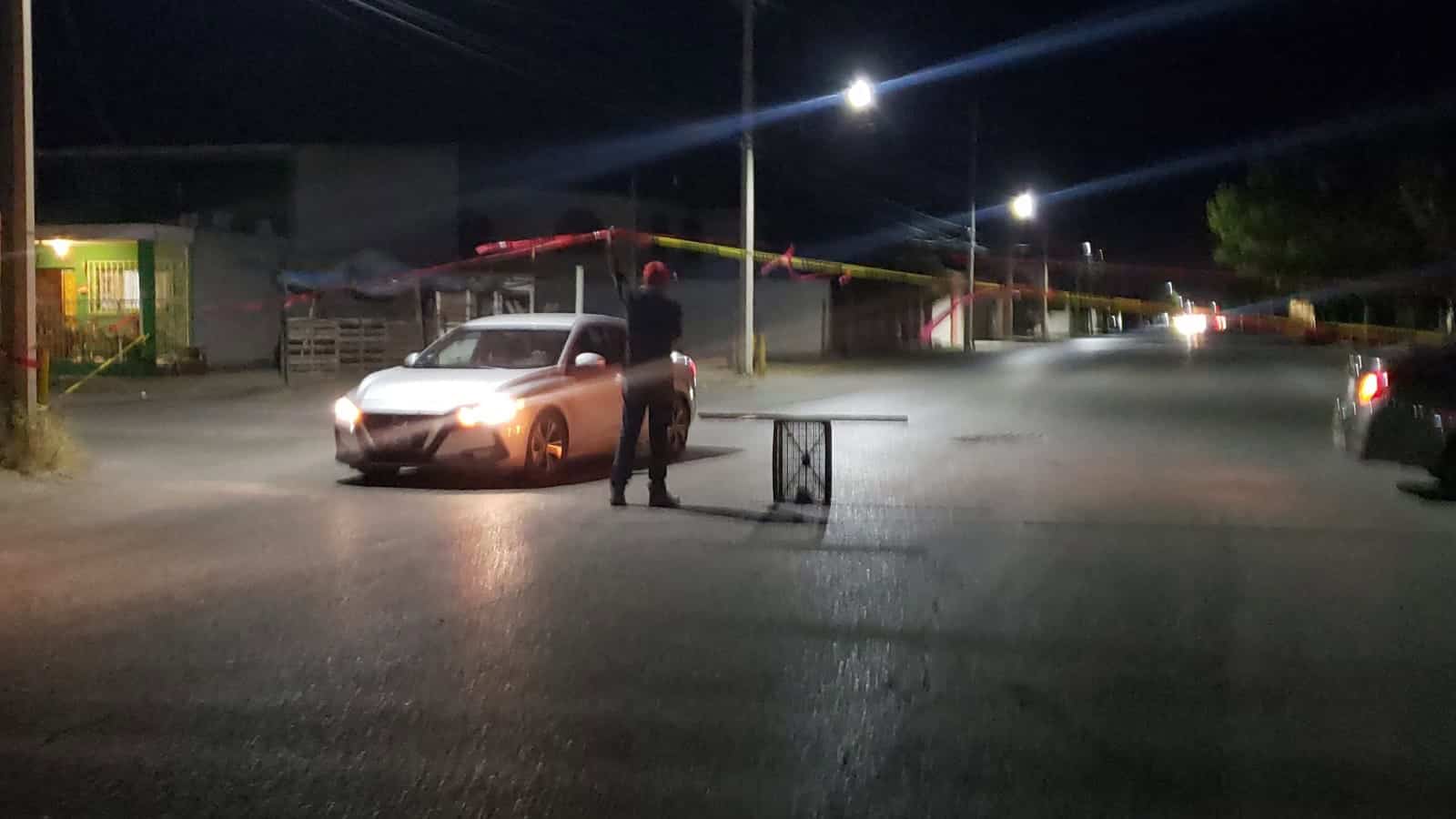 Trailer se fuga tras derribar un cableado de alta tensión