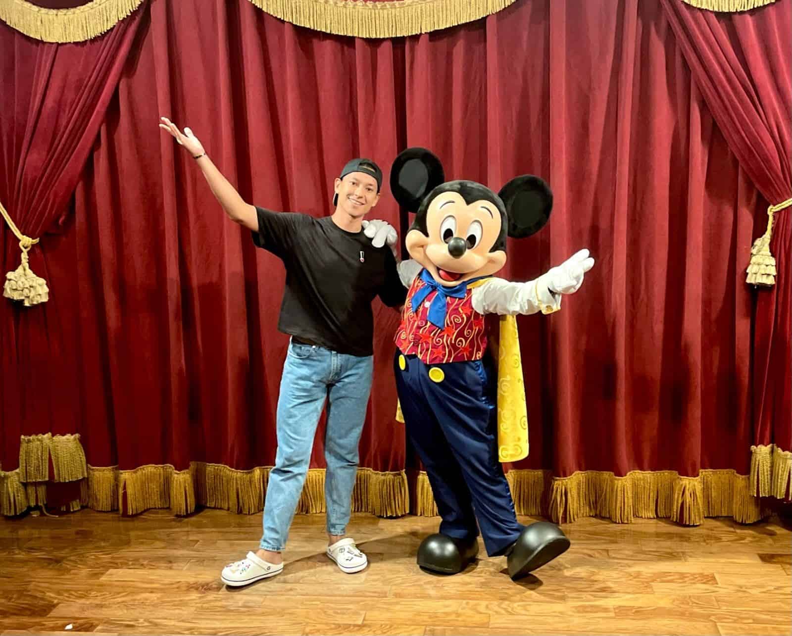 Gracias a su talento y destrezas, volvió ser invitado para participar en shows de Disney.