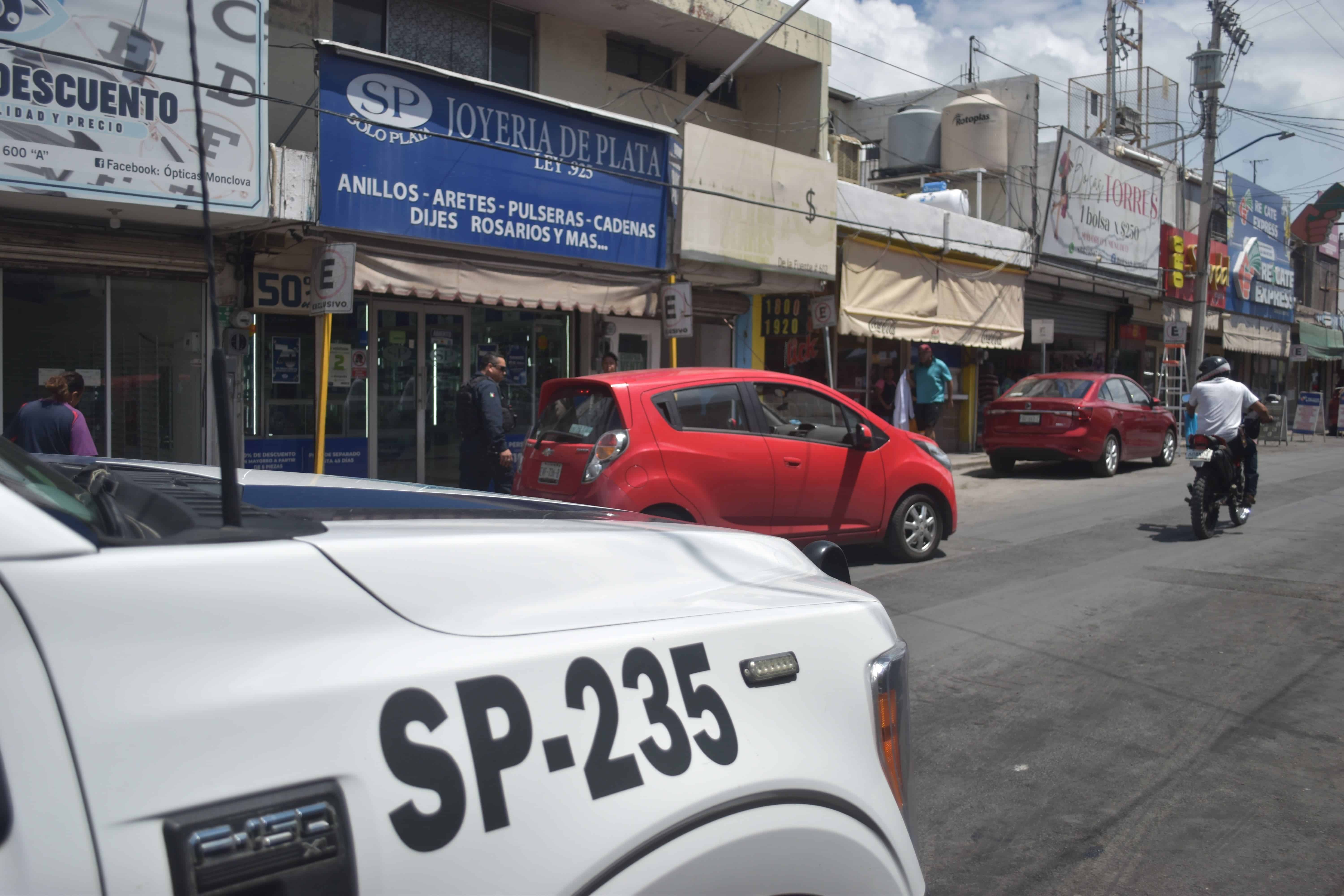 Embiste cafre a mujer en la ZC