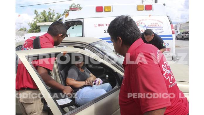 Mujer lesionada en fuerte choque