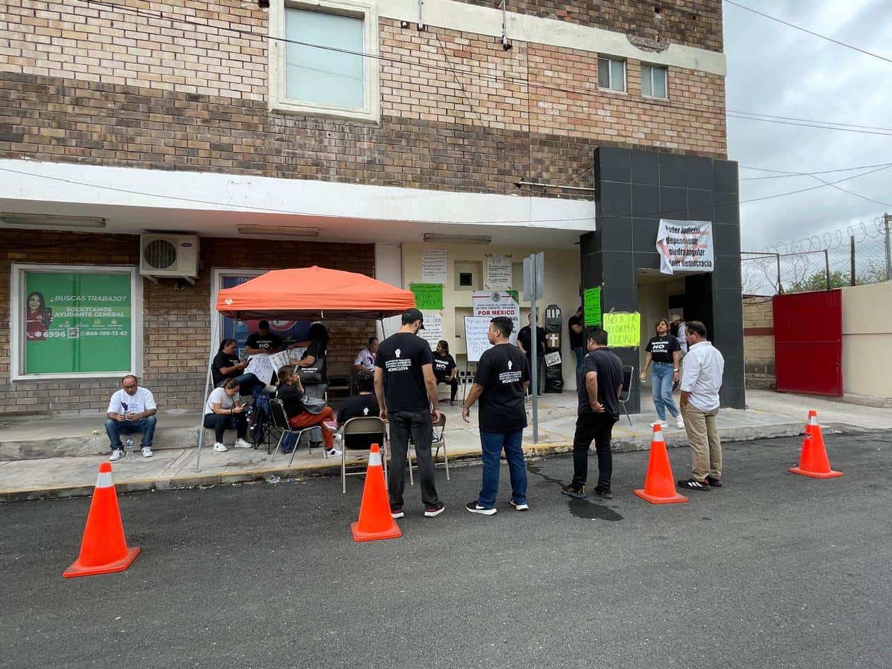 Se mantiene firme el paro en juzgado cuarto de distrito.