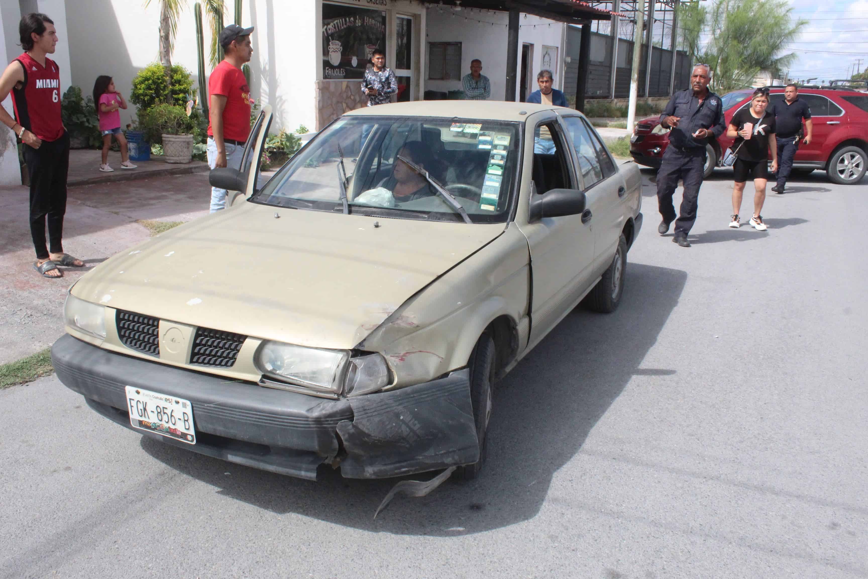 Mujer lesionada en fuerte choque