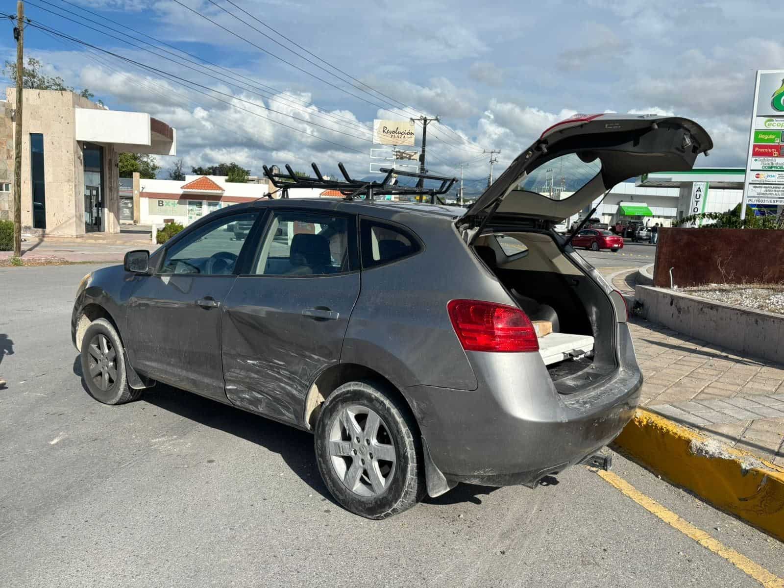 Chocan en la rotonda