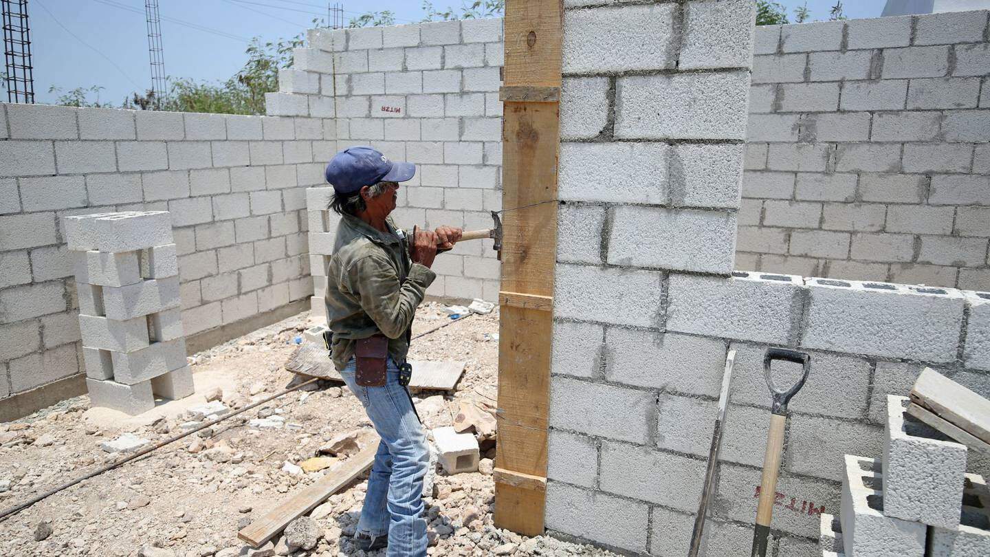 Busca que trabajadores tengan acceso a una casa