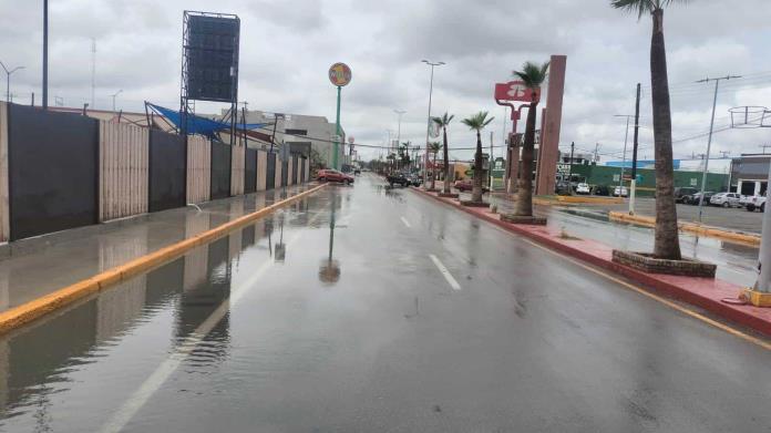 Caen 3 pulgas de lluvia en Piedras Negras y SEGUIRÁ ASÍ Caen 3 pulgas de lluvia en Piedras Negras y SEGUIRÁ ASÍ