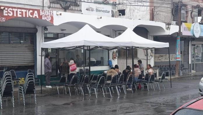 Retrasan lluvias el pago de pensiones