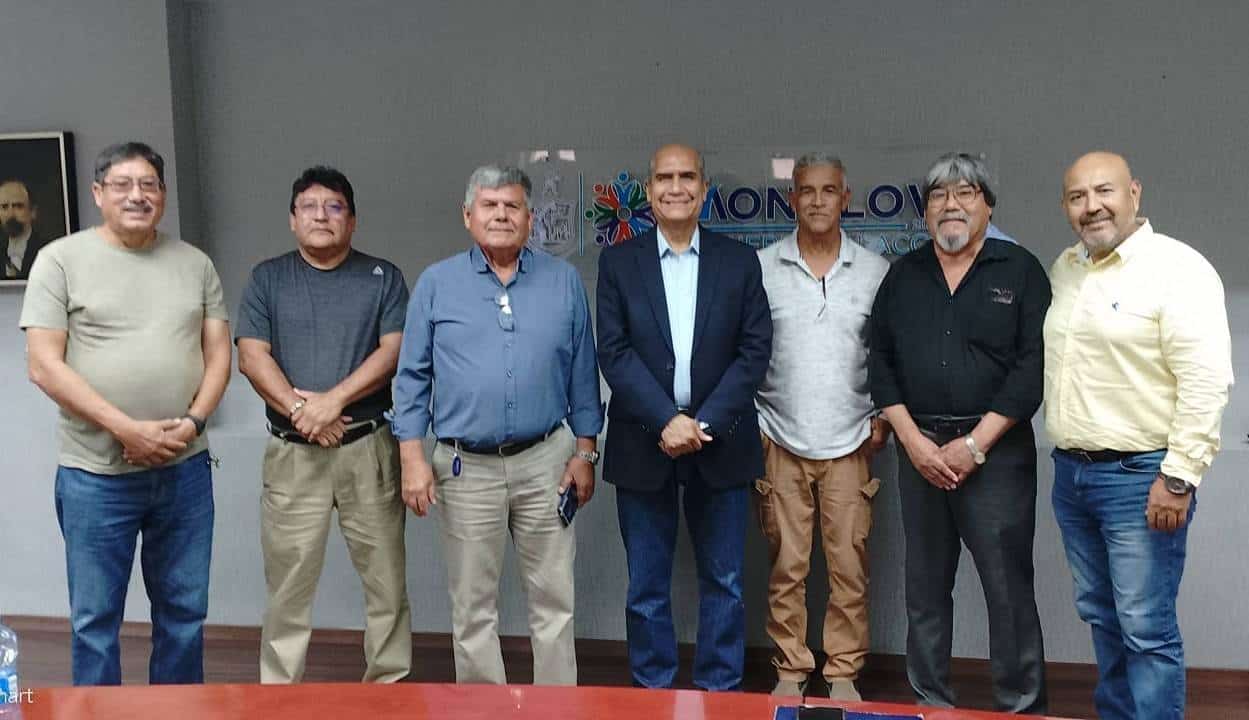 Julián Torres Ávalos, líder del Grupo de Defensa Laboral, agradece al alcalde su compromiso con los trabajadores de AHMSA, asegurando apoyo en la lucha por sus derechos laborales.