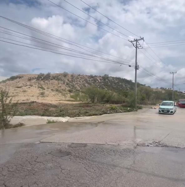 Crisis por Lluvias en Ciudad Acuña: Calles Colapsan y Vehículos Quedan Varados