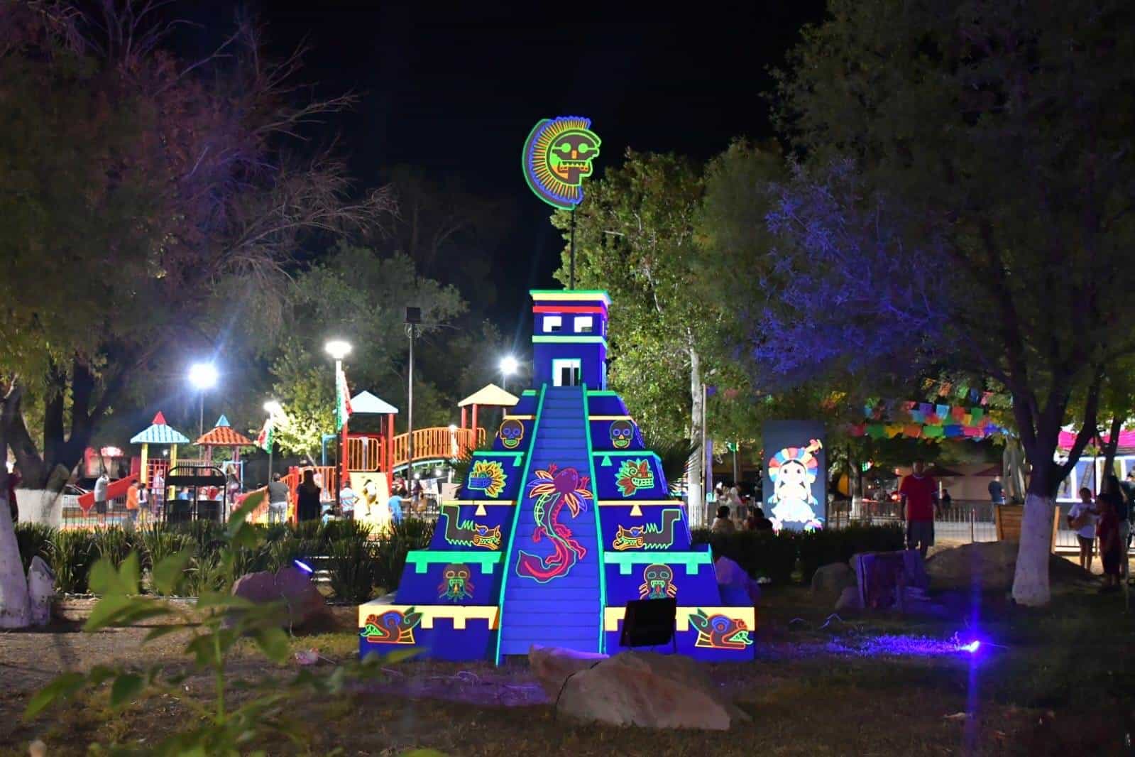 Éxito Rotundo en la Decoración de Adornos Patrios en Nava