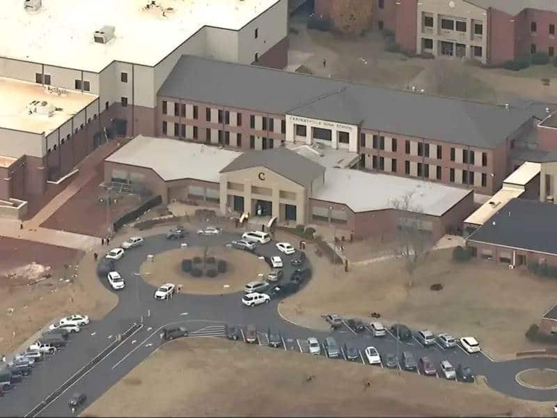 Tiroteo en escuela de Georgia deja múltiples víctimas
