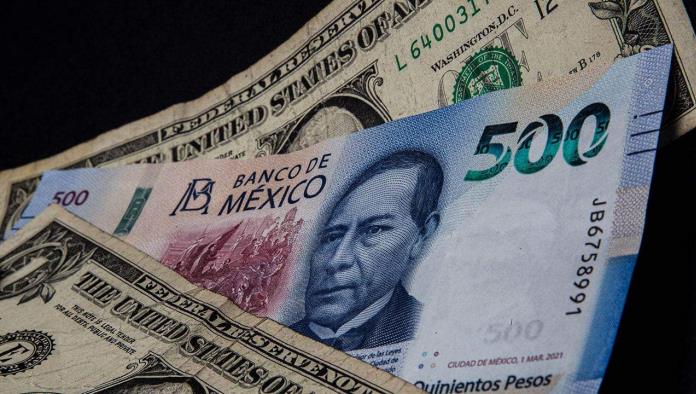 Peso cae ante incertidumbre por reforma poder judicial, supera los 20