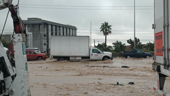 Caos en Saltillo por fuertes lluvias