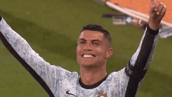 ¡CR7 histórico!; Anotó su gol número 900