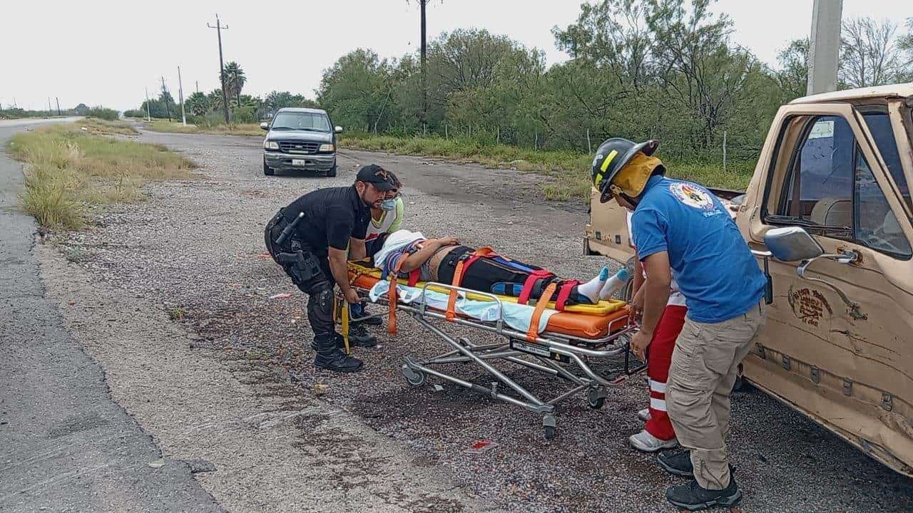 Maestra resulta herida en fuerte accidente