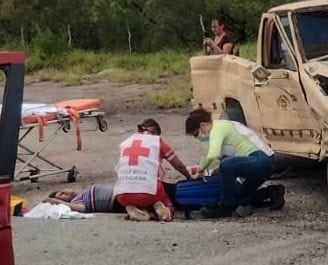 Maestra resulta herida en fuerte accidente