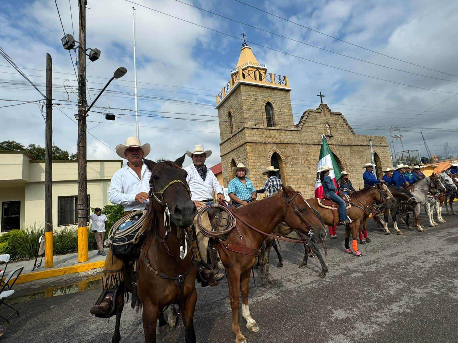 Inicia travesía de jinetes de Múzquiz a Sabinas