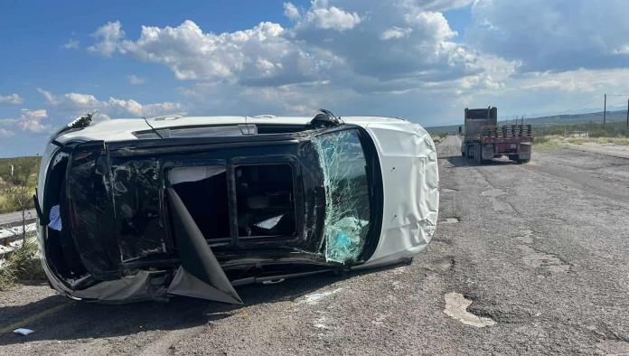 Accidente en carretera federal 57 deja  pareja de adultos mayores con lesiones leves