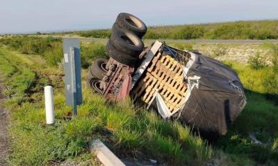 Volcadura de tráiler en carretera PREMIER segundo accidente en menos de 24 horas