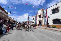 Arriban cabalgantes desde Santo Domingo